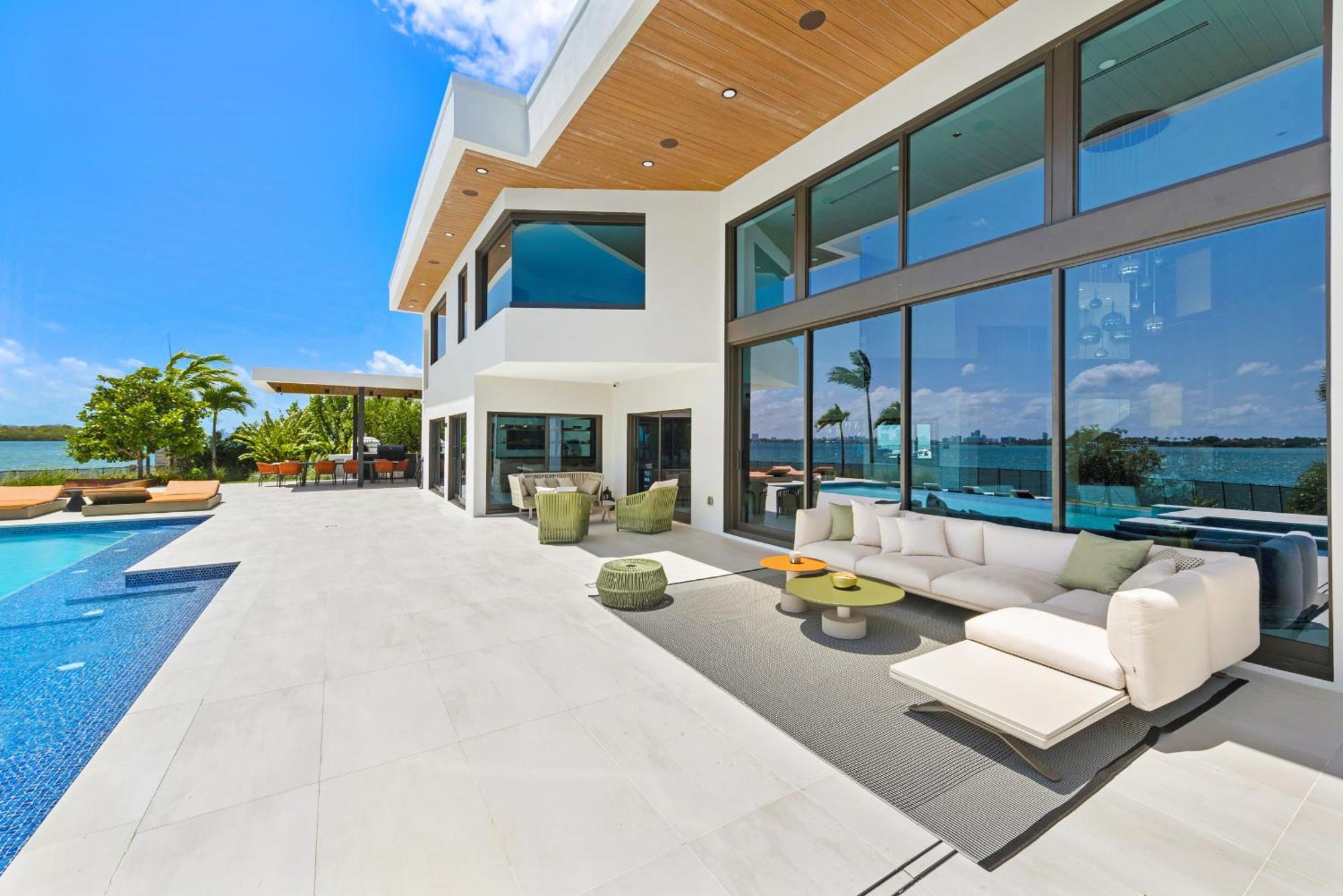 Indulge In Luxury Your Tranquil Resort Mansion Awaits In Vibrant Miami North Miami Eksteriør billede