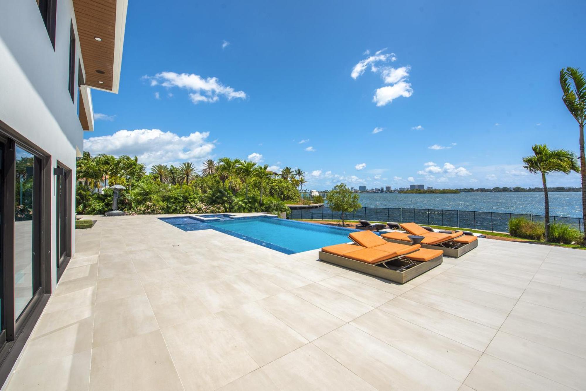 Indulge In Luxury Your Tranquil Resort Mansion Awaits In Vibrant Miami North Miami Eksteriør billede